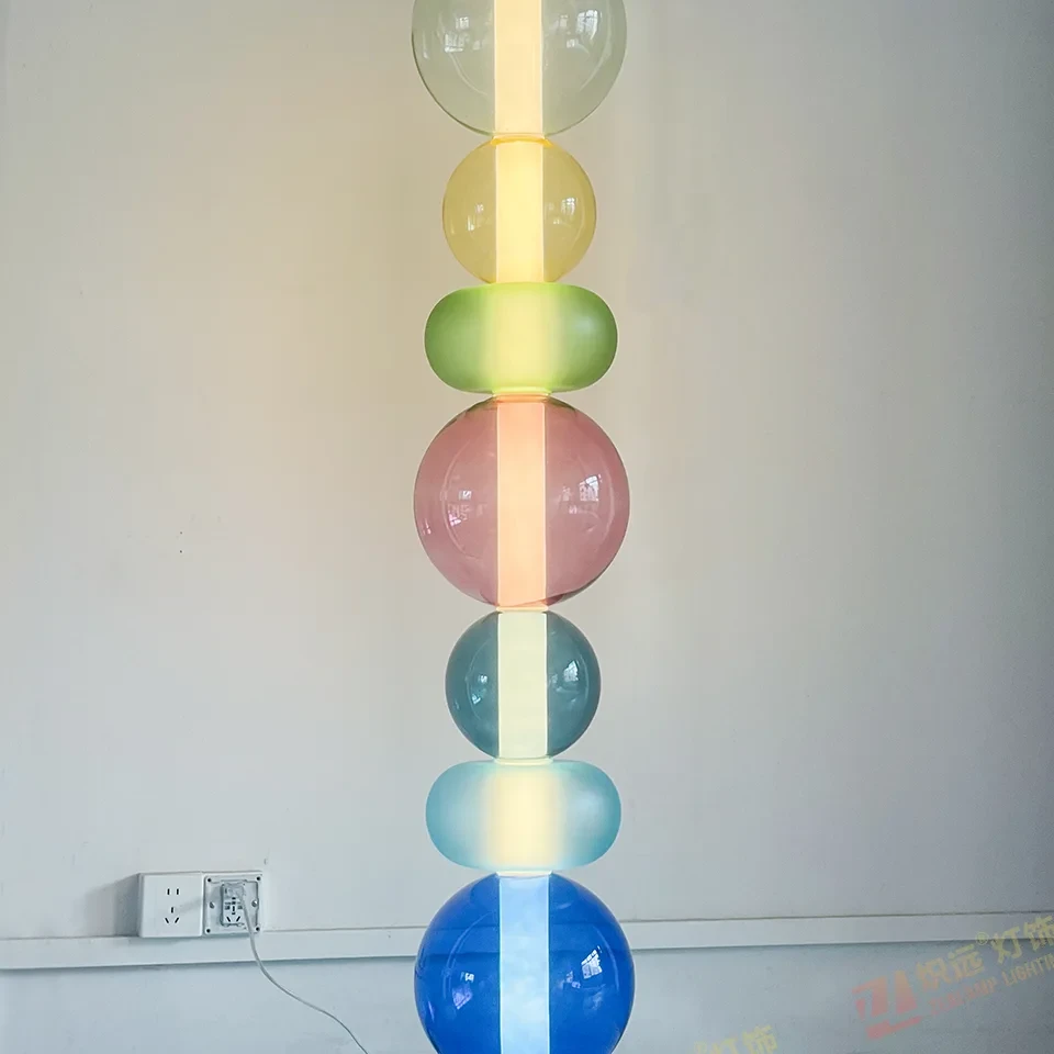Hotel floor lamp